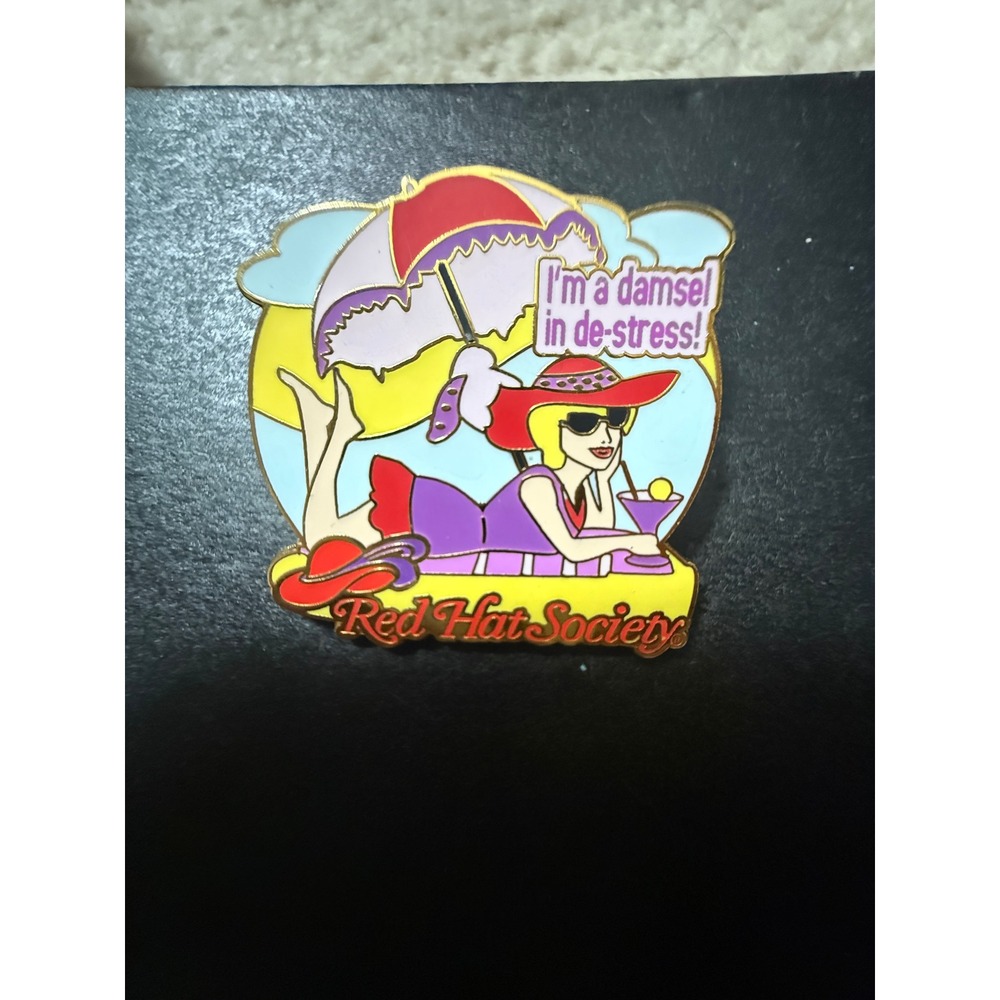 Red Hat Society Enamel Pin I'm A Damsel In‎ De-Stress Beach Vacation